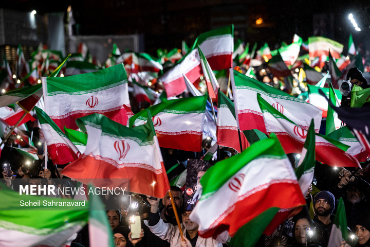 اجتماع حمایت از رزمندگان در مقابله با دشمن آمریکایی - صهیونی