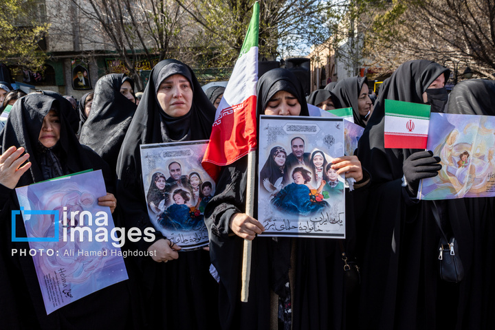 تشییع پیکر ۲۱ شهید در تبریز