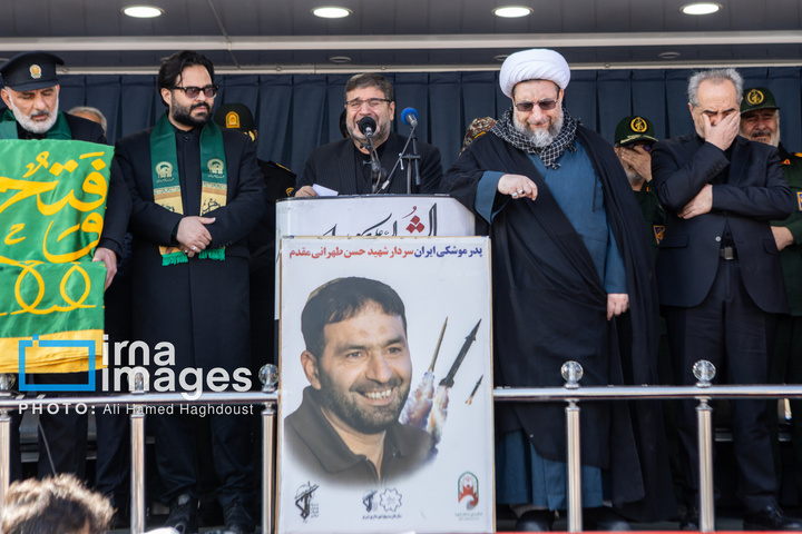 تشییع پیکر ۲۱ شهید در تبریز