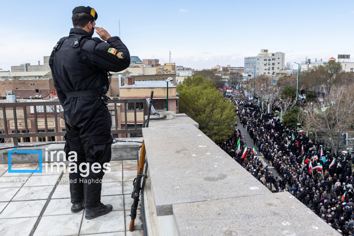 تشییع پیکر ۲۱ شهید در تبریز