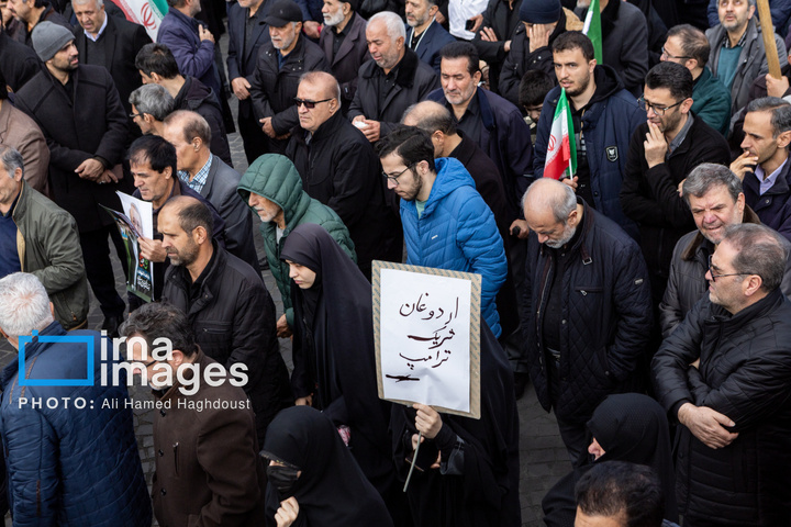 تشییع پیکر ۲۱ شهید در تبریز