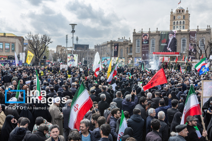 تشییع پیکر ۲۱ شهید در تبریز