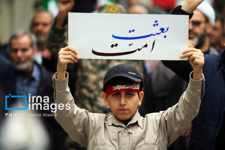 تشییع پیکر دانش‌آموز شهید در قم