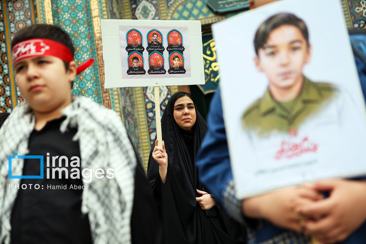 تشییع پیکر دانش‌آموز شهید در قم