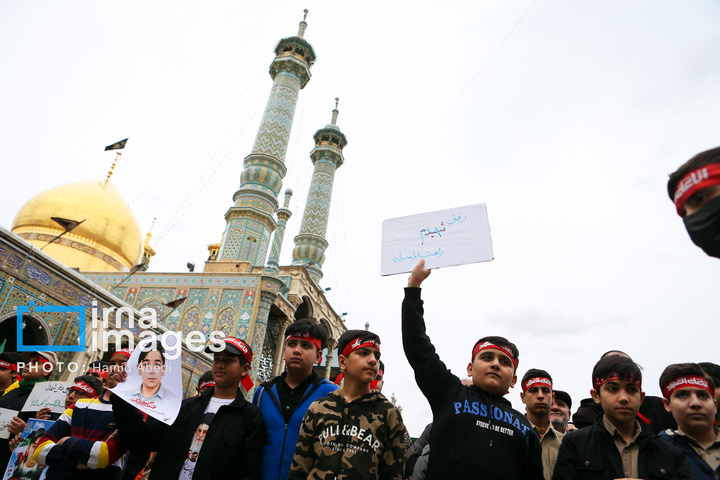 تشییع پیکر دانش‌آموز شهید در قم