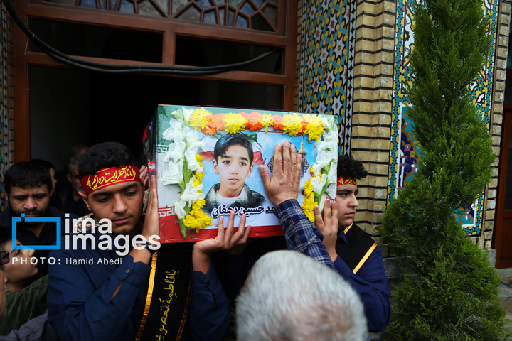 تشییع پیکر دانش‌آموز شهید در قم