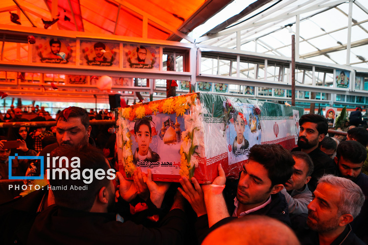 تشییع پیکر دانش‌آموز شهید در قم