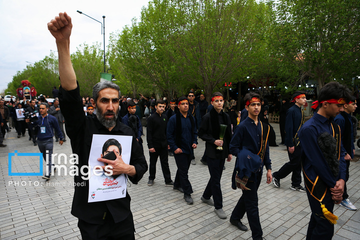 تشییع پیکر دانش‌آموز شهید در قم