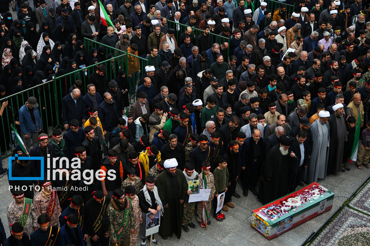 تشییع پیکر دانش‌آموز شهید در قم