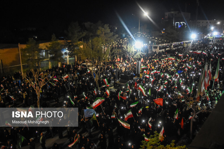 تجمع شبانه مردم در حمایت از مدافعان وطن - سمنان