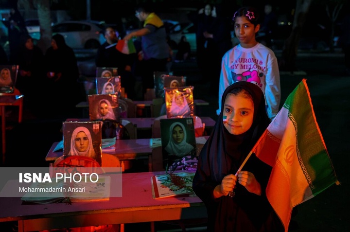 تجمع شبانه مردم در حمایت از مدافعان وطن - آبادان