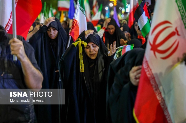 تجمع شبانه مردم در حمایت از مدافعان وطن - آبادان