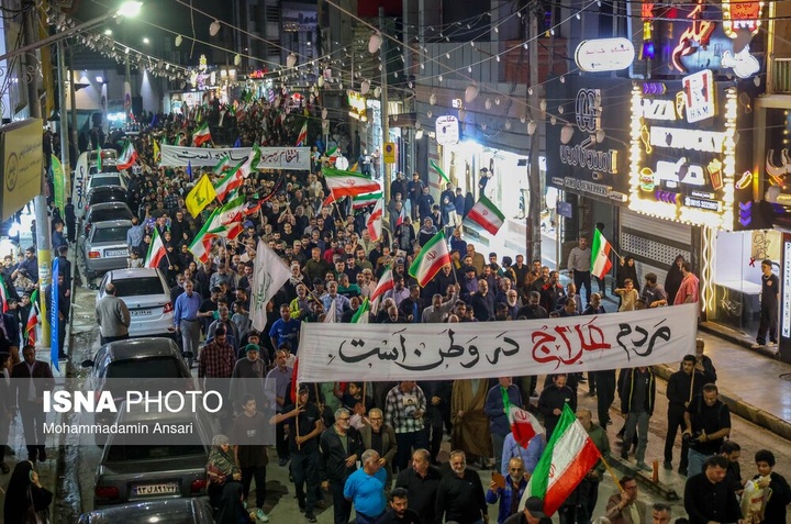 تجمع شبانه مردم در حمایت از مدافعان وطن - آبادان