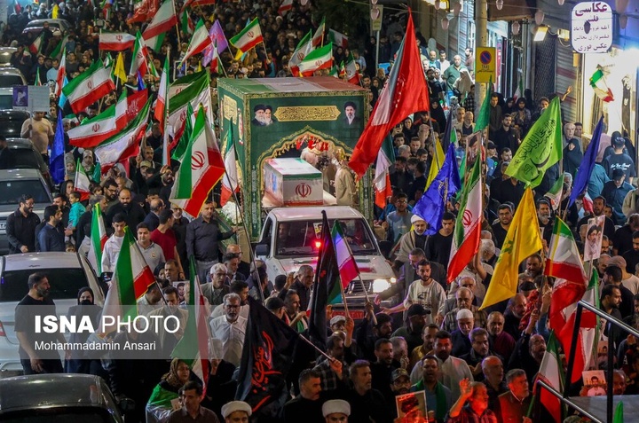 تجمع شبانه مردم در حمایت از مدافعان وطن - آبادان