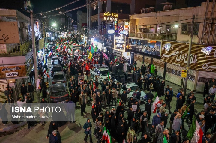 تجمع شبانه مردم در حمایت از مدافعان وطن - آبادان