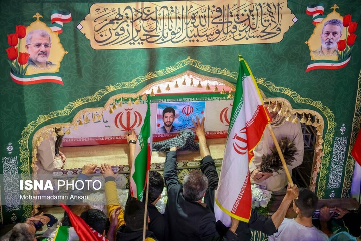 تجمع شبانه مردم در حمایت از مدافعان وطن - آبادان