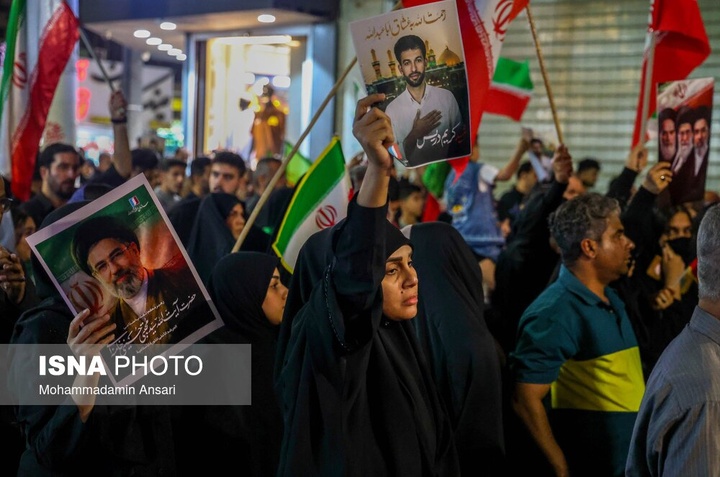 تجمع شبانه مردم در حمایت از مدافعان وطن - آبادان