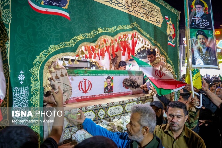 تجمع شبانه مردم در حمایت از مدافعان وطن - آبادان