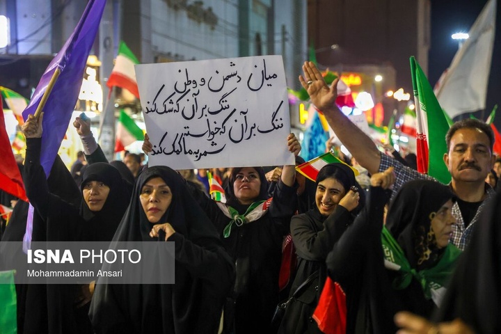 تجمع شبانه مردم در حمایت از مدافعان وطن - آبادان