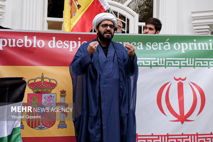 تجمع دانشجویی و مردمی به پاس مواضع دولت اسپانیا در حمایت از ایران