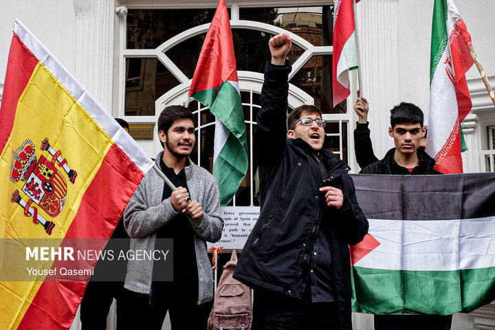 تجمع دانشجویی و مردمی به پاس مواضع دولت اسپانیا در حمایت از ایران