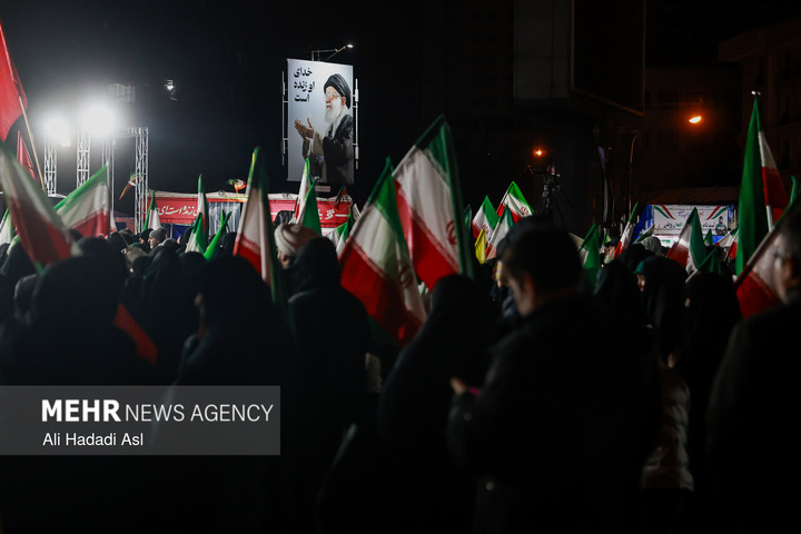 اجتماع حمایت از رزمندگان در مقابله با دشمن آمریکایی - صهیونی