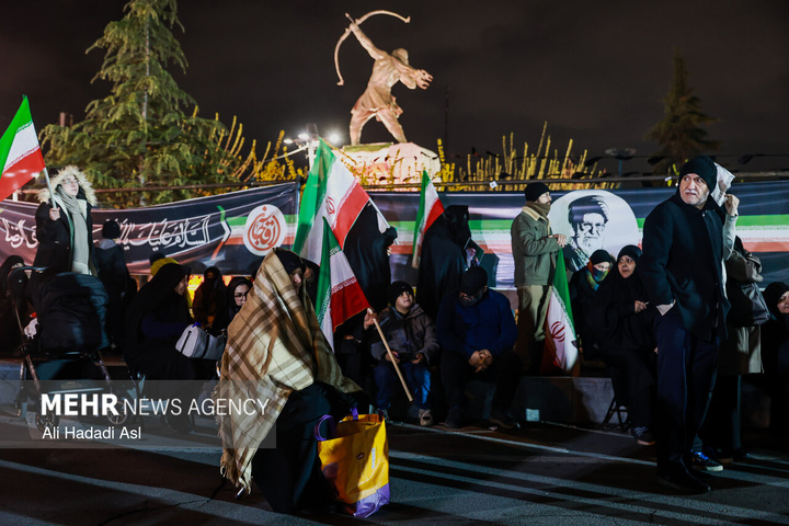 اجتماع حمایت از رزمندگان در مقابله با دشمن آمریکایی - صهیونی