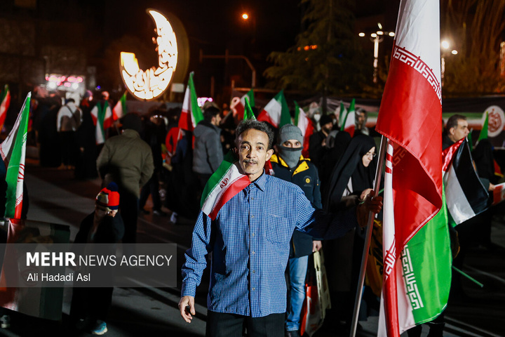 اجتماع حمایت از رزمندگان در مقابله با دشمن آمریکایی - صهیونی