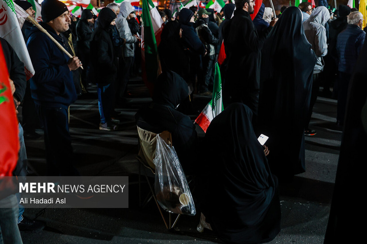 اجتماع حمایت از رزمندگان در مقابله با دشمن آمریکایی - صهیونی