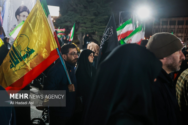 اجتماع حمایت از رزمندگان در مقابله با دشمن آمریکایی - صهیونی