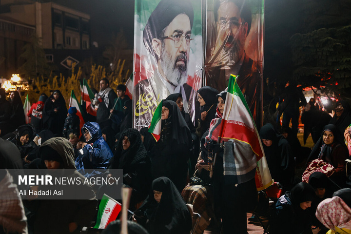 اجتماع حمایت از رزمندگان در مقابله با دشمن آمریکایی - صهیونی