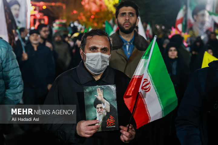 اجتماع حمایت از رزمندگان در مقابله با دشمن آمریکایی - صهیونی