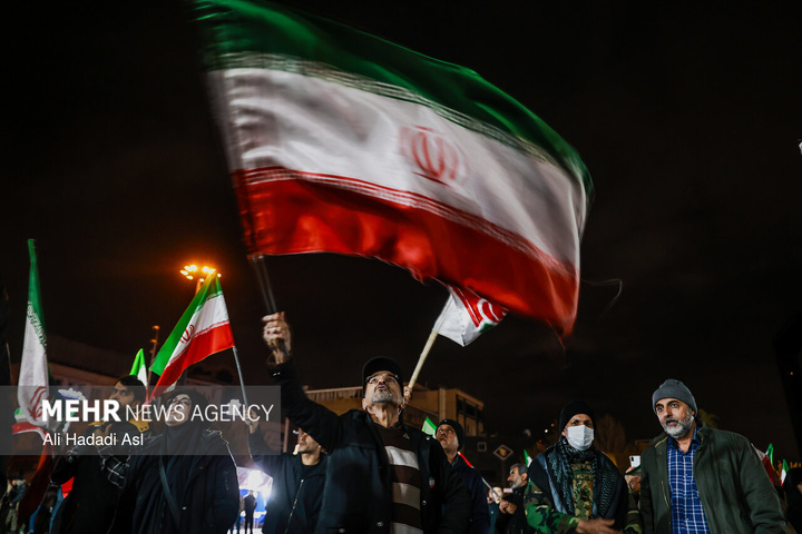 اجتماع حمایت از رزمندگان در مقابله با دشمن آمریکایی - صهیونی