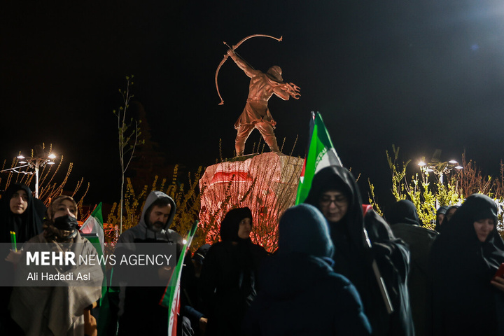 اجتماع حمایت از رزمندگان در مقابله با دشمن آمریکایی - صهیونی