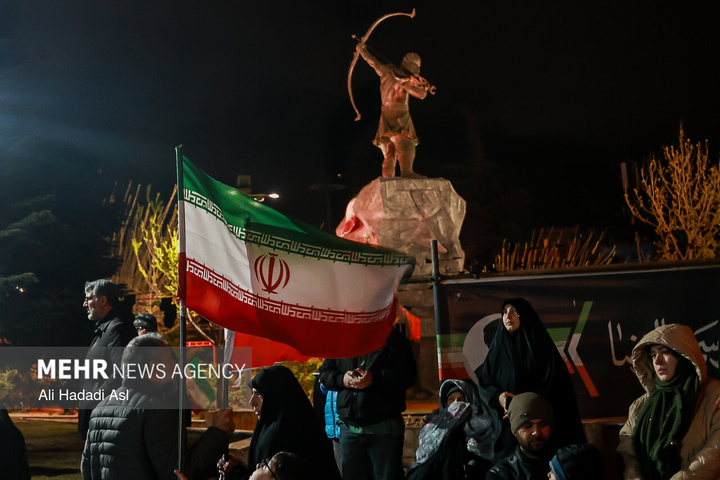 اجتماع حمایت از رزمندگان در مقابله با دشمن آمریکایی - صهیونی