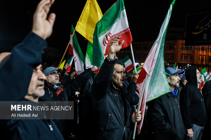 اجتماع حمایت از رزمندگان در مقابله با دشمن آمریکایی - صهیونی