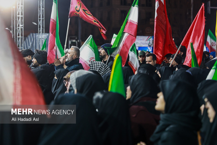 اجتماع حمایت از رزمندگان در مقابله با دشمن آمریکایی - صهیونی