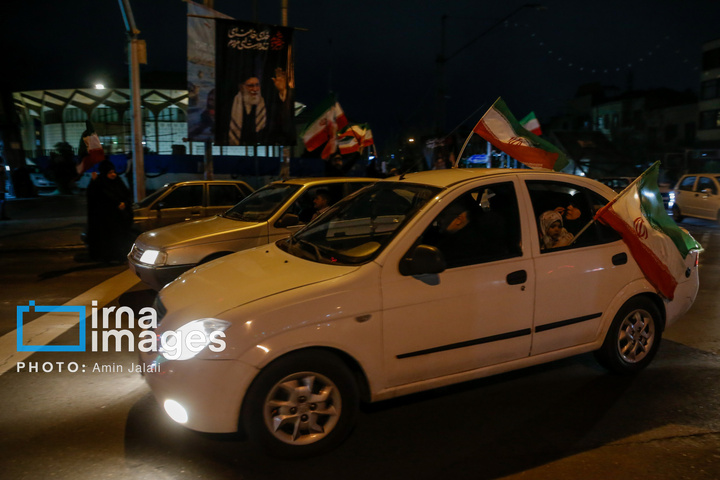 سوگواری برای رهبر شهید و بیعت با رهبر جدید در چهار راه ولی عصر (عج)