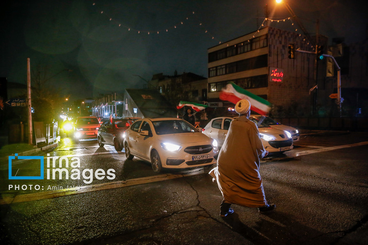 سوگواری برای رهبر شهید و بیعت با رهبر جدید در چهار راه ولی عصر (عج)