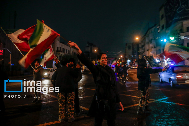 سوگواری برای رهبر شهید و بیعت با رهبر جدید در چهار راه ولی عصر (عج)