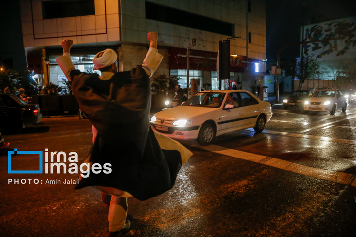 سوگواری برای رهبر شهید و بیعت با رهبر جدید در چهار راه ولی عصر (عج)