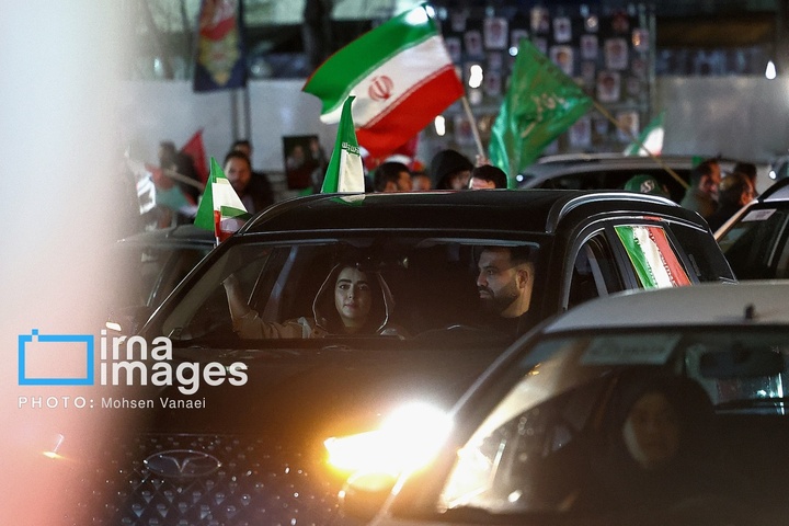 تجمع مردمی در حمایت ار وطن و رزمندگان در میدان تجریش