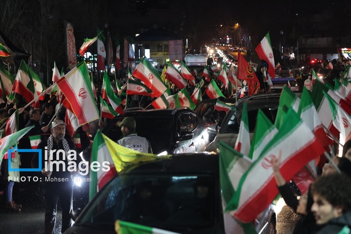 تجمع مردمی در حمایت ار وطن و رزمندگان در میدان تجریش