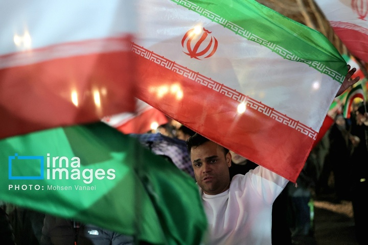 تجمع مردمی در حمایت ار وطن و رزمندگان در میدان تجریش