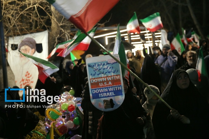 تجمع مردمی در حمایت ار وطن و رزمندگان در میدان تجریش