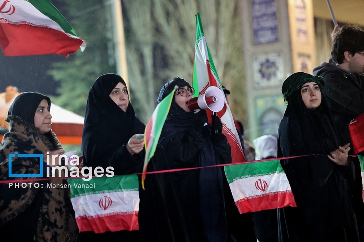 تجمع مردمی در حمایت ار وطن و رزمندگان در میدان تجریش