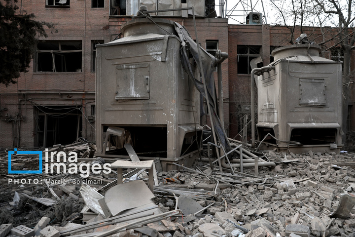 آثار حملات هوایی به دانشگاه علم و صنعت ایران