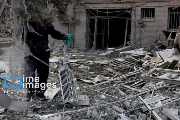 آثار حملات هوایی به دانشگاه علم و صنعت ایران