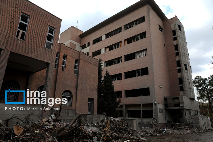 آثار حملات هوایی به دانشگاه علم و صنعت ایران