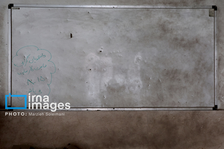 آثار حملات هوایی به دانشگاه علم و صنعت ایران